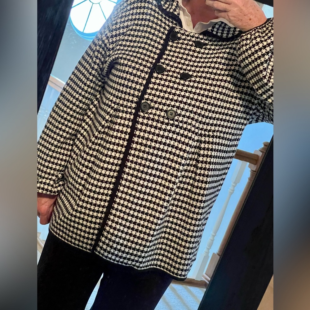 Houndstooth lightweight sweater jacket.   Soooo Cute!    So soft and dressy